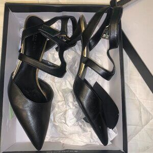 Kenneth Cole Black heels